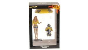 PILOTA VALENTINO ROSSI & RAGAZZA OMBRELLINA MOTOGP 2006