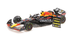 RED BULL RACING RB18 MAX VERSTAPPEN WINNER JAPANESE GP PITBOARD WORLD CHAMPION 2022