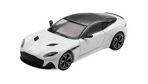 ASTON MARTIN DBS STRATUS WHITE 2024